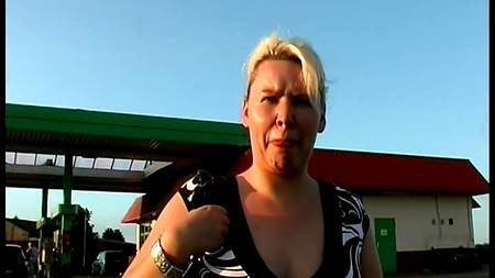 Толстушка затрахала себя сама