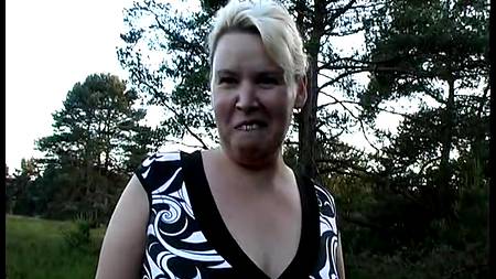 Толстушка затрахала себя сама