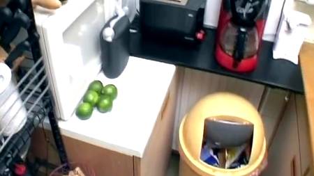 Жаркий секс на кухне