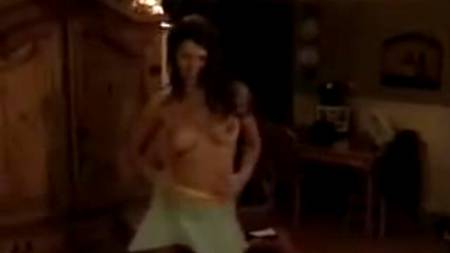 Оттраханная телка-сантехник