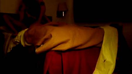 Брюнеточка согласилась на трах по-домашнему