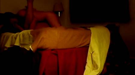 Брюнеточка согласилась на трах по-домашнему