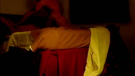 Брюнеточка согласилась на трах по-домашнему