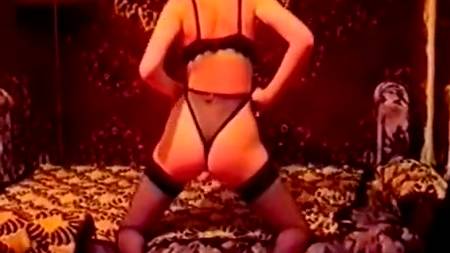 Домашний трах на фоне ковра