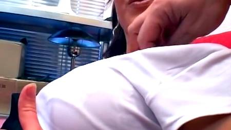 Прелестная красотка дает в офисе