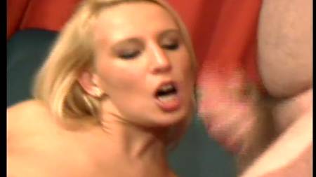 Сумасшедший дедок и молоденькая телочка