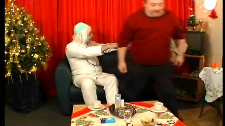 Сумасшедший дедок и молоденькая телочка