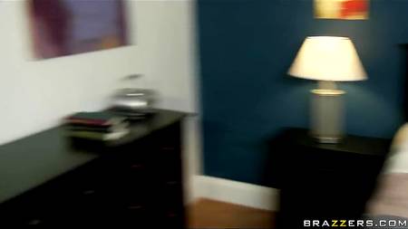 Две телки-толстухи предпочитают долбежку в жопу