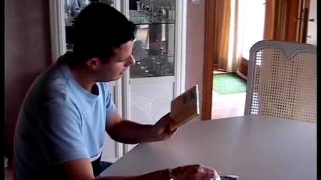 Тетка торгует вибраторами, но зато дает бесплатно