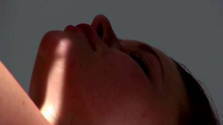 Грудастая девочка кончила на эротическом массаже