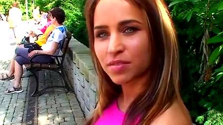 Маринка трахается за деньги