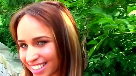 Маринка трахается за деньги