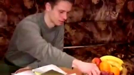 Зрелая соседка напилась и занялась с парнем сексом