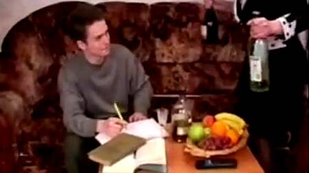 Зрелая соседка напилась и занялась с парнем сексом