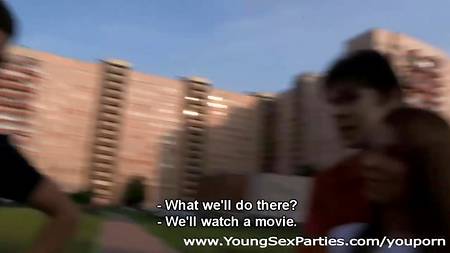 Красивые студенты переспали с нежными девочками