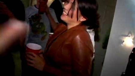 Употребил на вечеринке двух горячих нимф