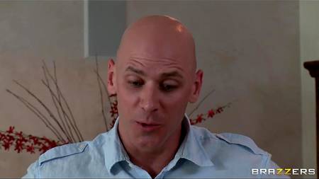 Лысый мужик наказал свою любимую жесткой еблей