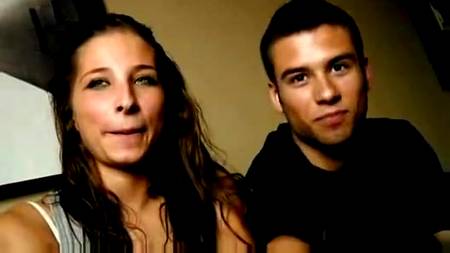 Молодая пара проходит кастинг на камеру