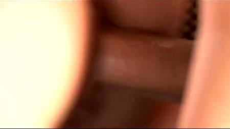 Супружеская пара захотела снять свое домашнее кино в гостиной