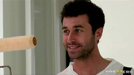 Зрелая дамочка воспользовалась членом строителя