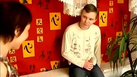 Подсмотрел за соседкой и трахнул её раком