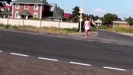 Девицу публично натянули и сняли это на камеру