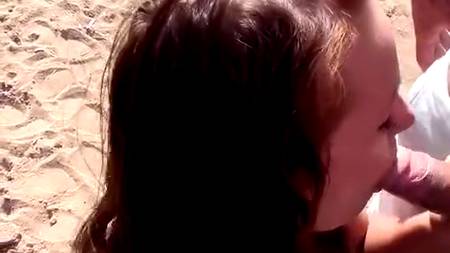 Девицу публично натянули и сняли это на камеру