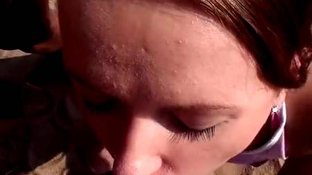 Девицу публично натянули и сняли это на камеру