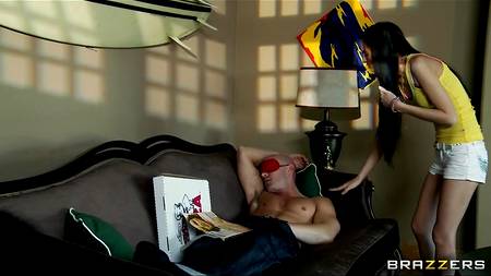 Страстно соблазнила лысого после сна