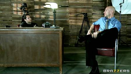 Девчонка-модель ублажила фотографа