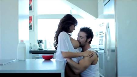 Супружеская чета любит баловаться самым ранним утром