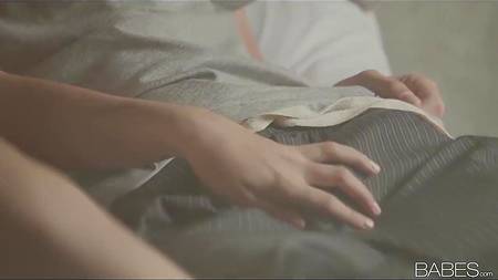 Влюбленная парочка скрасила время сексом