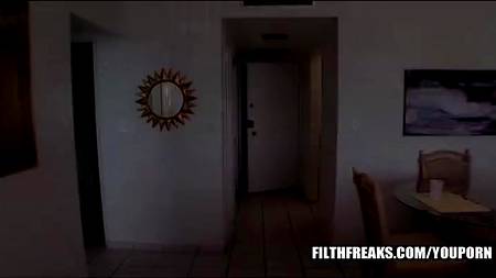 Негритенок ублажил эффектную даму