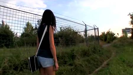 Дорога к популярности лежит через постель