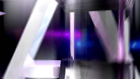 Отчаянные любовники спариваются на большом кухонном столе