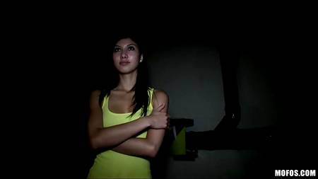 Подземный паркинг - отменное место для секса