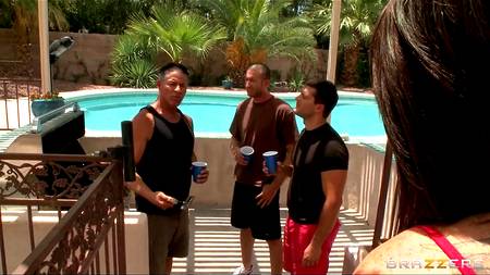 Девица испытала экстаз от двойного проникновения