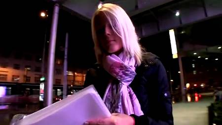 Пикапер раскрутил стройную блондинку на прекрасный секс