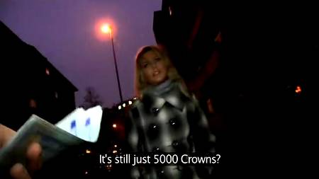 София заработала денег своей дыркой