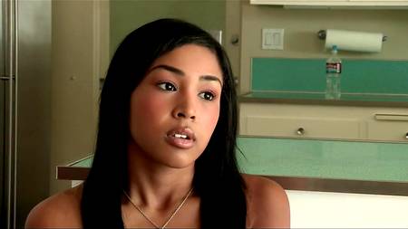 Две красотки побаловались с большим членом красивого студента