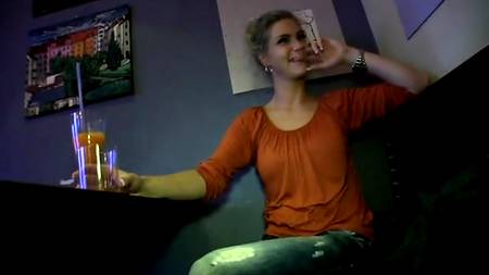 После кафешки согласилась на постель