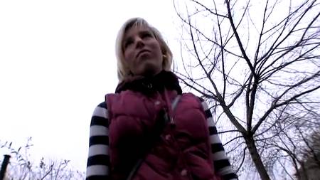 Шантажист трахнул белокурую красотку