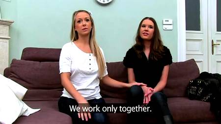 Две подруги насладились трахом с умелым продюсером