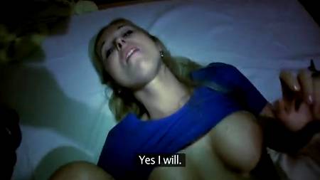 Прочистил блондинке ее мокрую щель