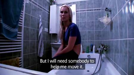 Прочистил блондинке ее мокрую щель