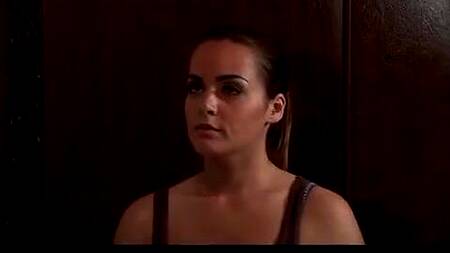 Лысый муж успокаивает жену и страстно её трахает