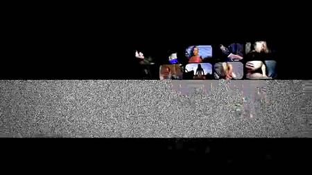 Блондинка пригласила на секс первого встречного с улицы