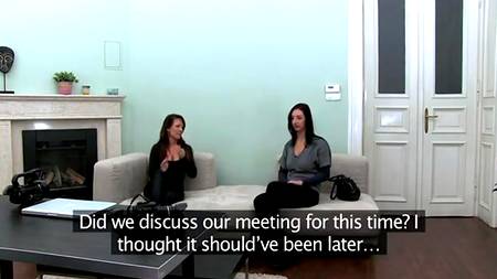 Две венгерки трахаются с продюсером