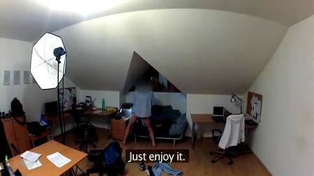 Русская ищет работу для своей пилотки