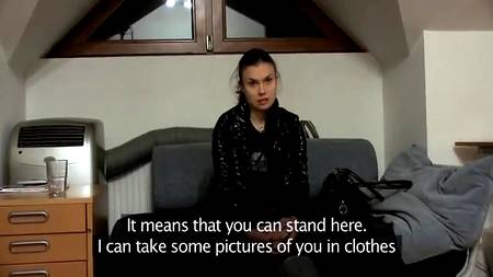 Русская ищет работу для своей пилотки